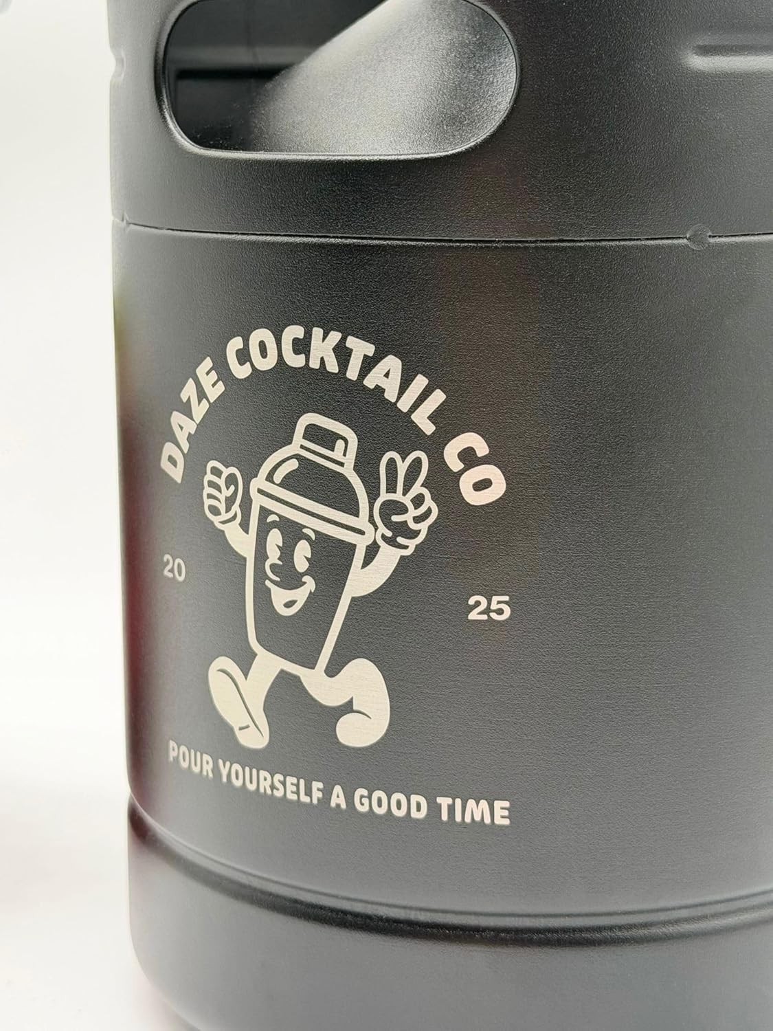 Daze 1.9L Cocktail Keg System – Portable Mini Cocktail Dispenser with Tap, Regulator & CO₂ Cartridges (Noir)